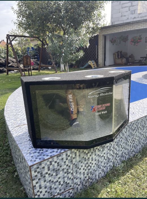 Tub de bass pentru auto