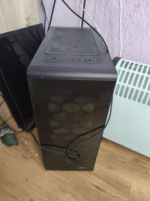 Геймърски компютър r7 5800x Radeon 6700xt 12gb