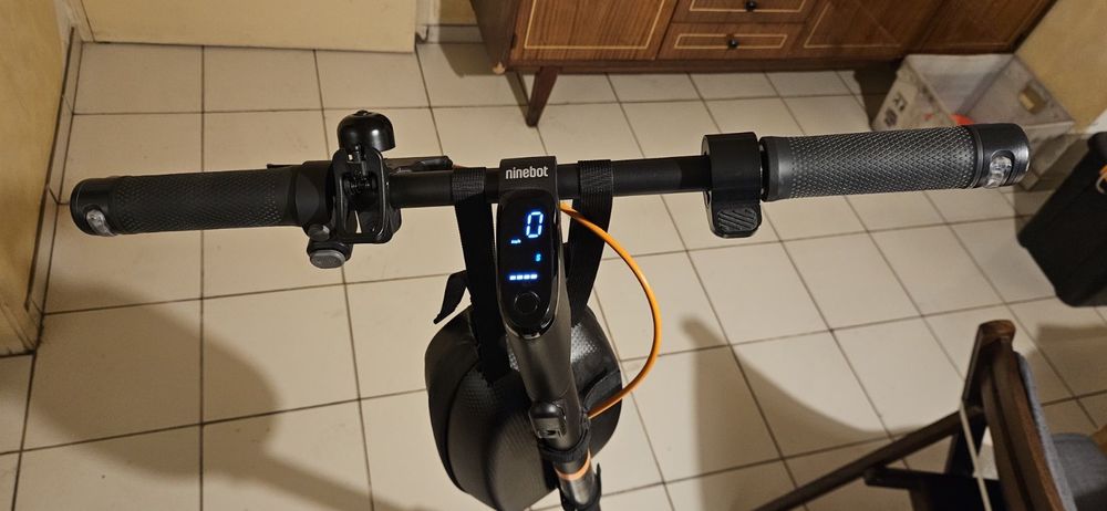 Електрическа тротинетка Segway Ninebot