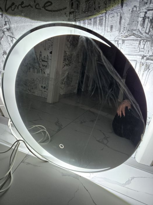 Зеркало новое со сколом