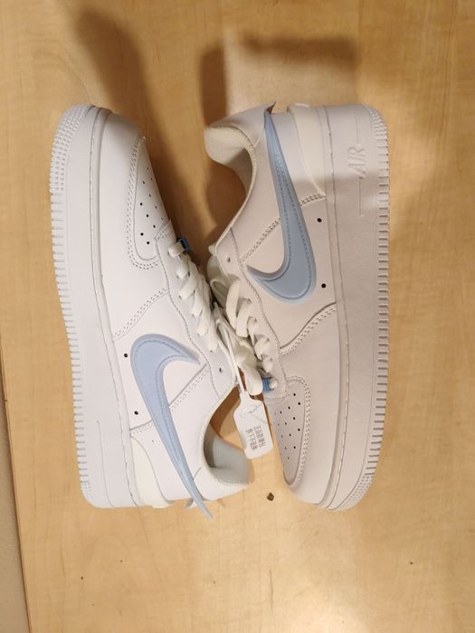 Adidasi engros de vanzare