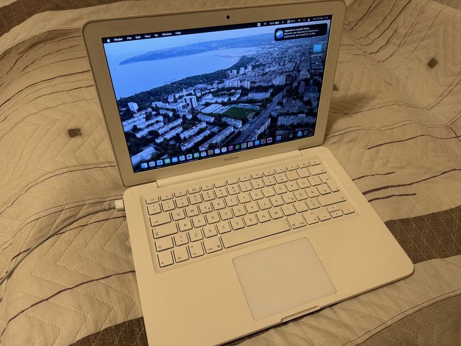 MacBook A1342, mid 2010