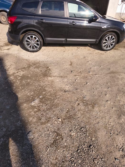Nissan Qashqai+2  2010