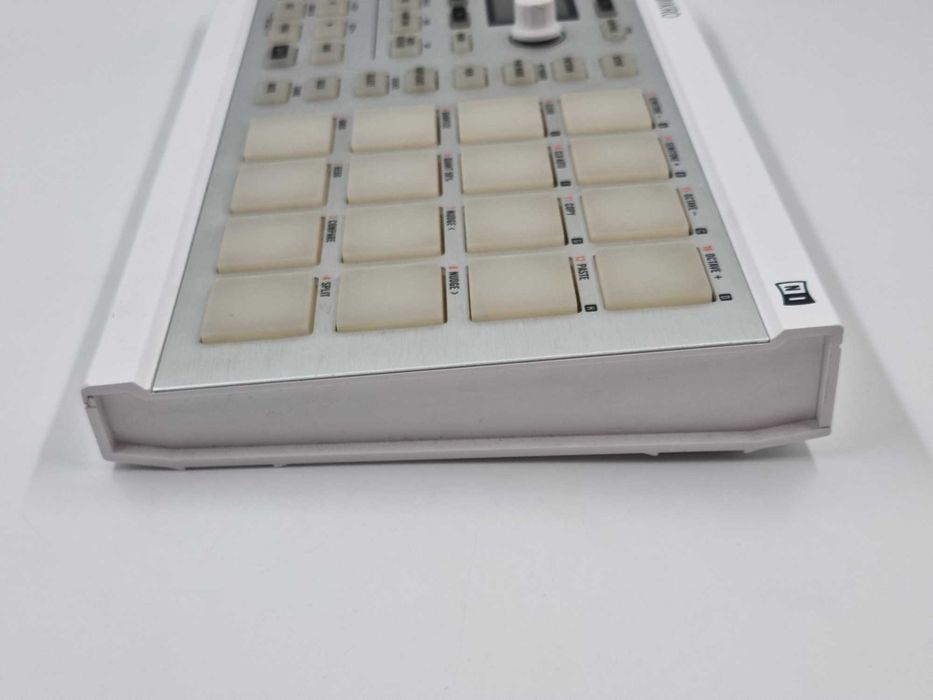 Consola DJ pentru beat Maschine Mikro MK2 [Amanet Club Caro]