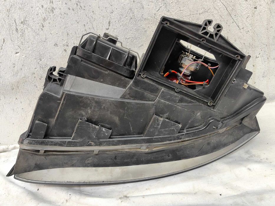 Оригинален фар Ауди А4 Б6  Audi A4 B6 Xenon D2S