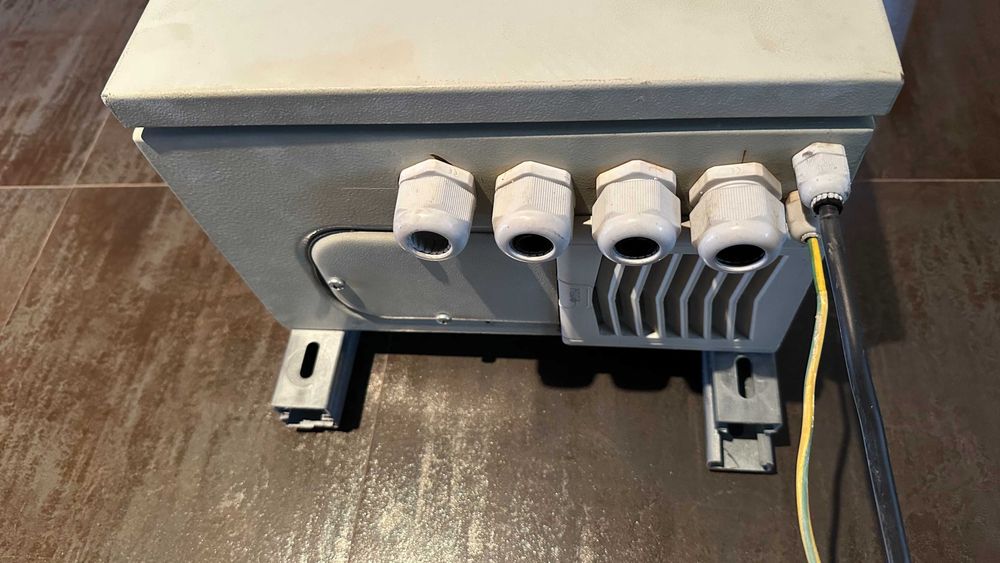 Accesorii miner IOT, cutie exterior si antene Mcgill 4- 13dbi