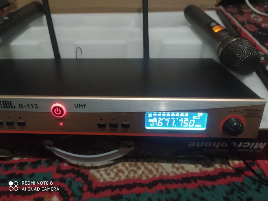 Mikrafon JBL holati zur