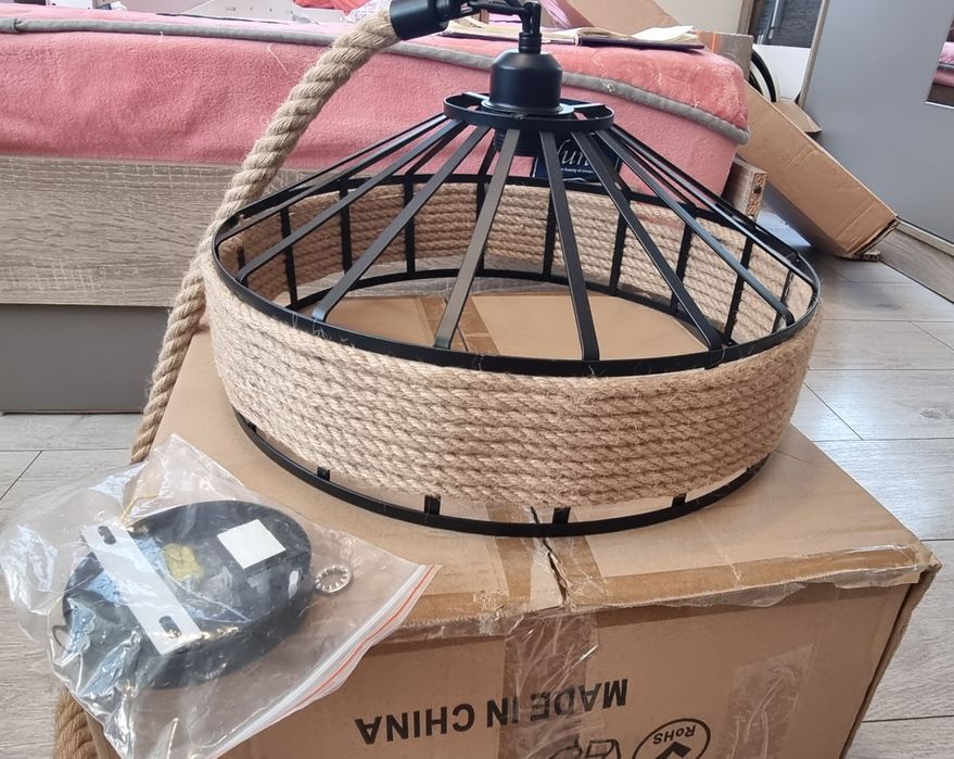 Винтидж полилей с метална рамка