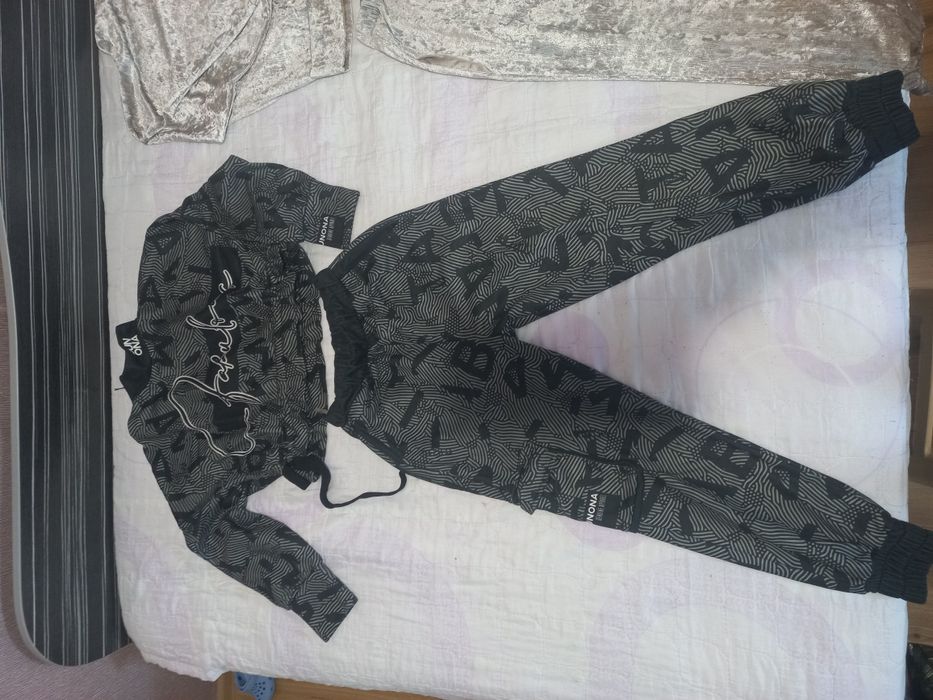 Два броя спортни екипа Junona/Юнона