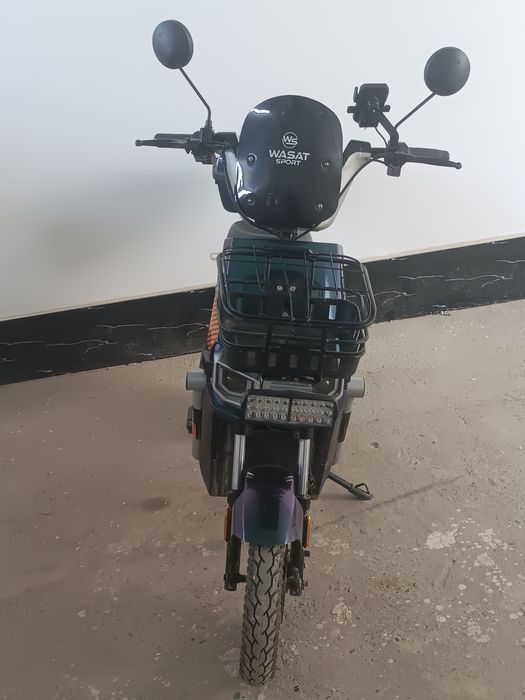 Skuter 777 madeli sotiladi