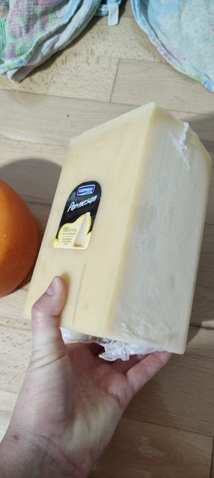 Сыр Пармезан твердый