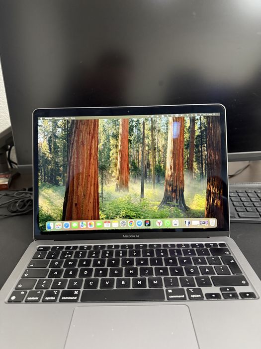 Продам Macbook air M1 16/512
