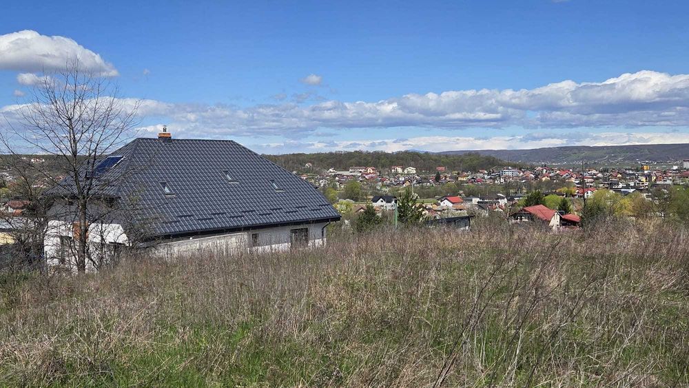 Teren intravilan construibil, parcelat  -Pozitie Fabuloasa!