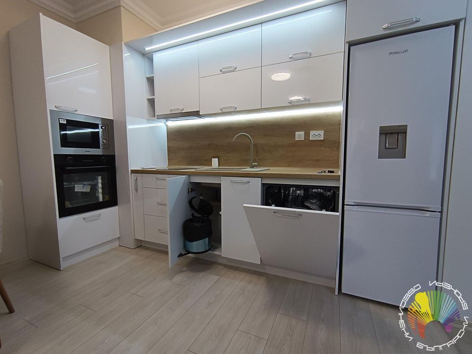 Дава се под наем Двустаен апартамент в Бургас, Изгрев - 67 кв.м за 510 € - Снимка #4