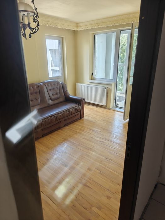 Apartament 3 camere, 2 bai, 2 balcoane + garaj