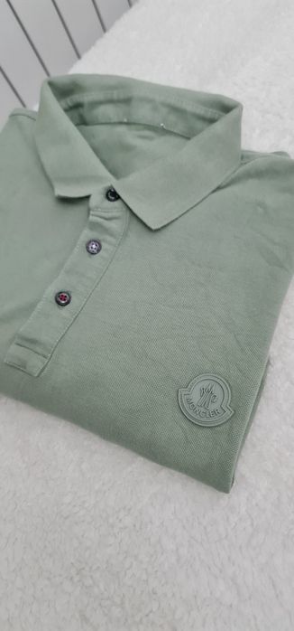 Tricou Moncler          .
