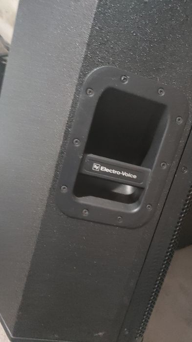 Активни тонколони ev и the box 15 инча  ev 1200 ewrà the box 750