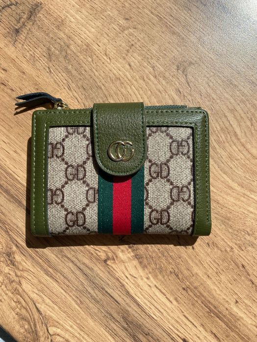 Кошелёк похожий на бред гучи и зеркало