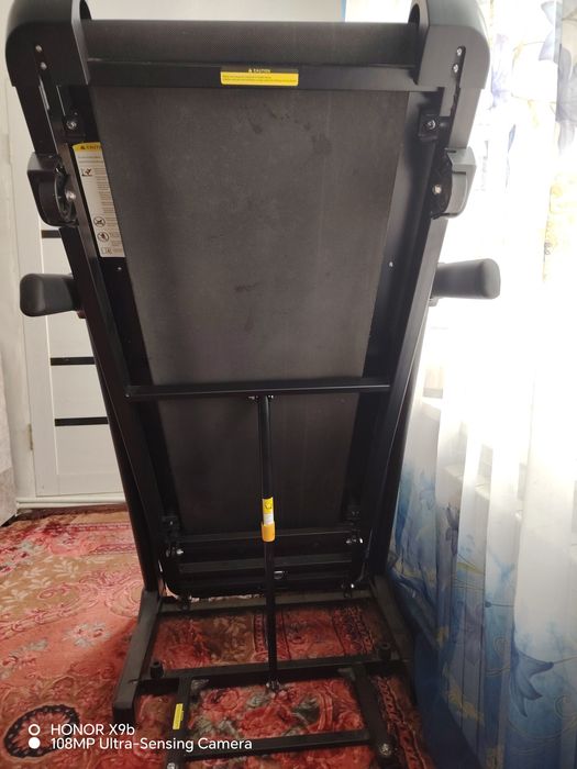 Беговая дорожка. Тренажёр