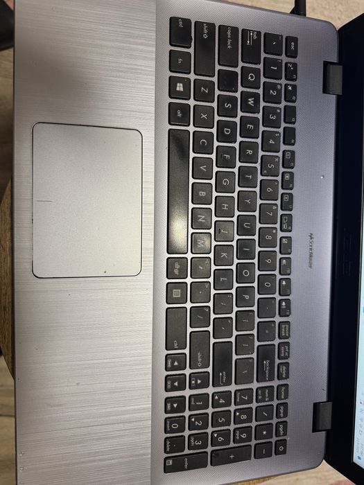 Laptop Asus F542-UN