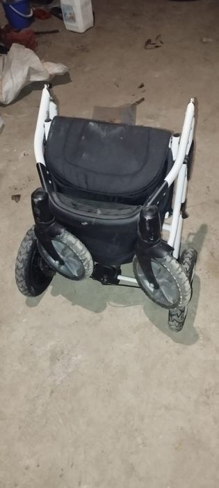 Продам коляску 3 в 1