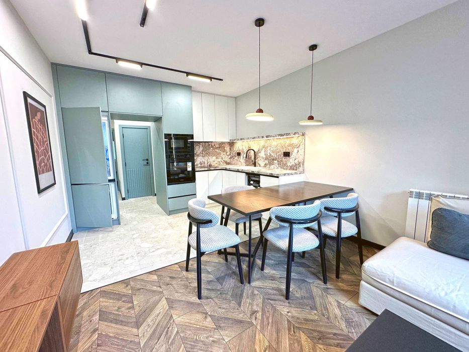 Продава се Тристаен апартамент в София, Гоце Делчев - 75 кв.м за 2040 €/кв.м - Снимка #2