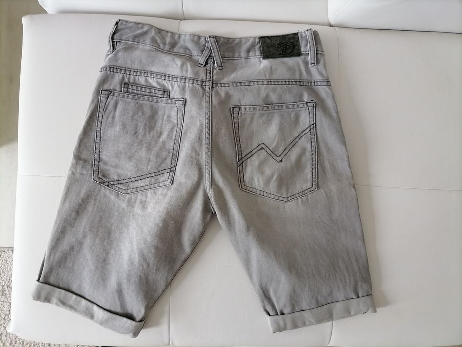 Vând Bermude băieți skinny, produs de calitate, noi noute.