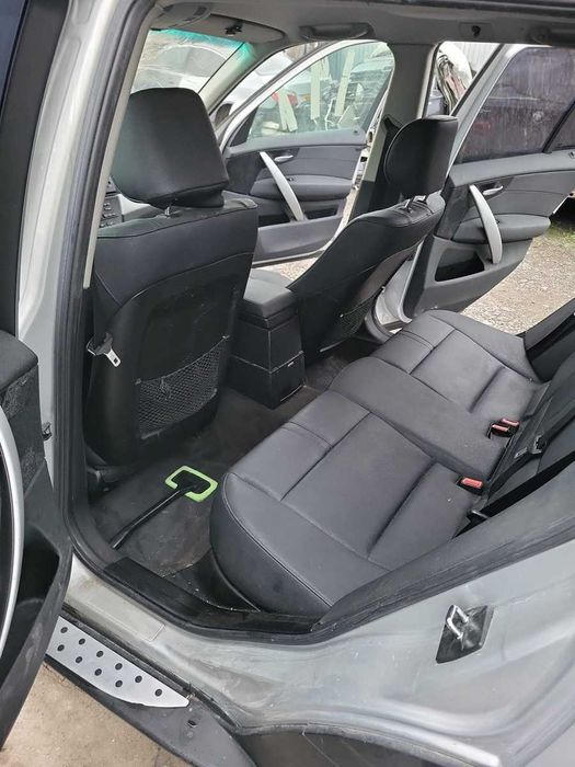 Interior piele neagra bmw x3 e83 scaune banchete si fete de usi