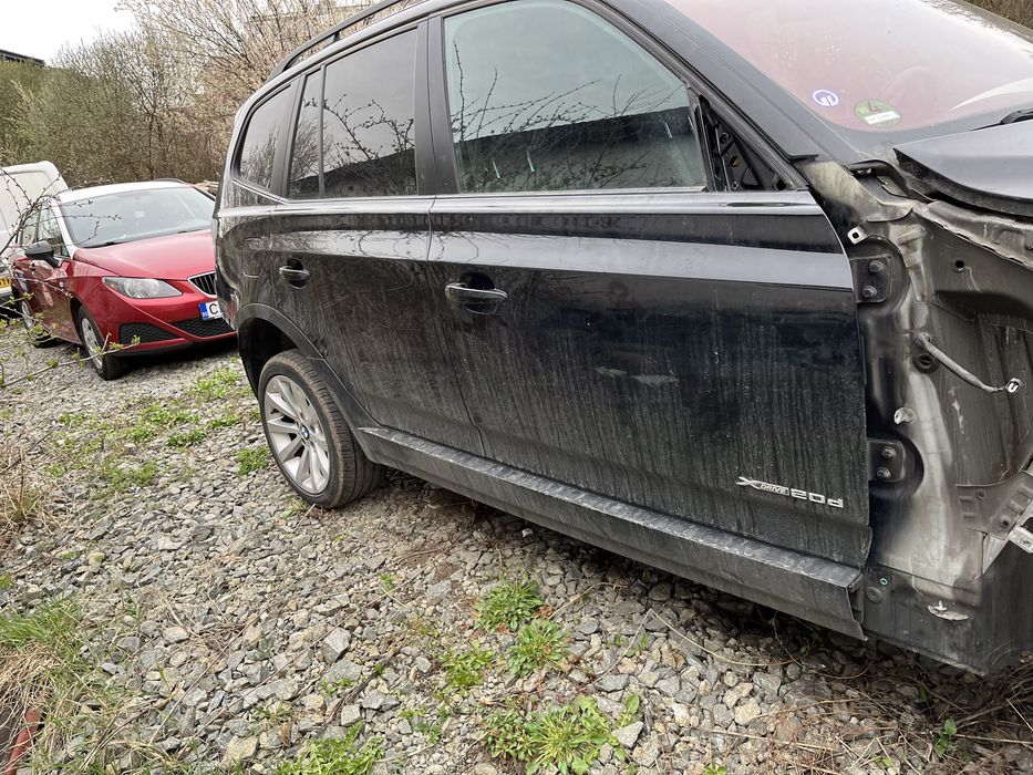 Usa fata/ spate bmw x3 an 2004-2010
