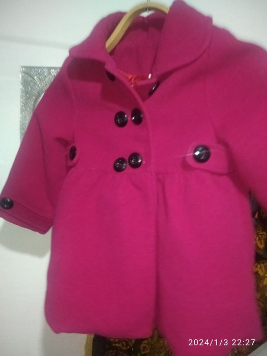 Пальто детское для девочки примерно 2-5 лет