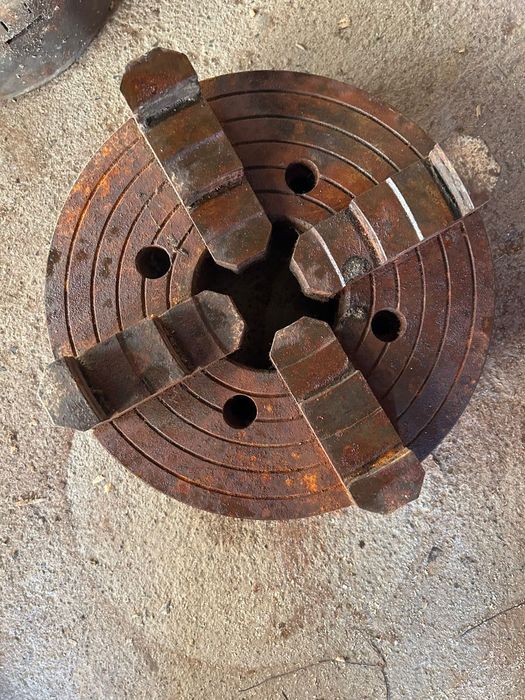 Токарный патрон,4 кулачный