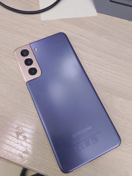 Срочно продам Samsung S21 5G