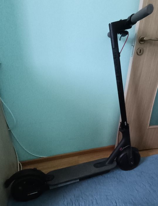 Trotineta electrica Xiaomi Mijii M365 cu cablu de incarcare