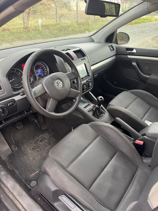 Продавам Голф 5 1.6 FSI 115кс. на ЧАСТИ Имам над 18 Голфа на ЧАСТИ