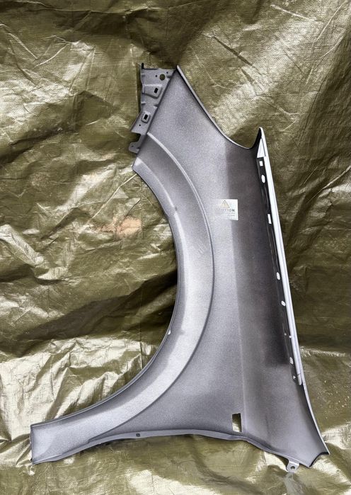 Aripa fata noua aftermarket Ford Focus 3 non facelift Alb FrozenWhite