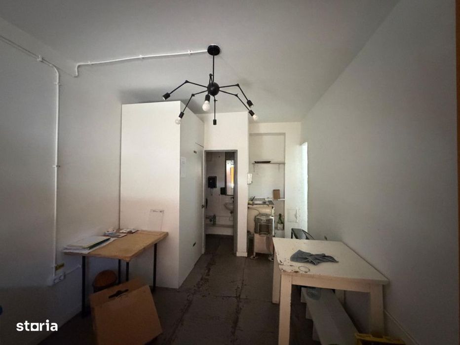 Spatiu comercial 35 mp, terasa generoasa, investitie, Craiovita Noua