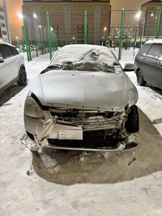 Продам приору седан