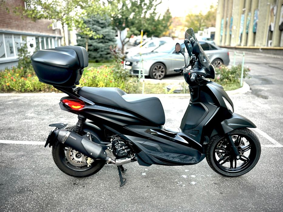 Piaggio Beverly 300 Deep Black + Accesorii