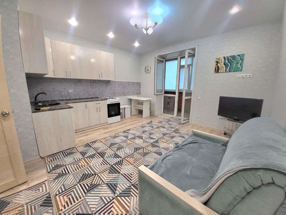Сдается квартира студия. Береке 60. 1й этаж.