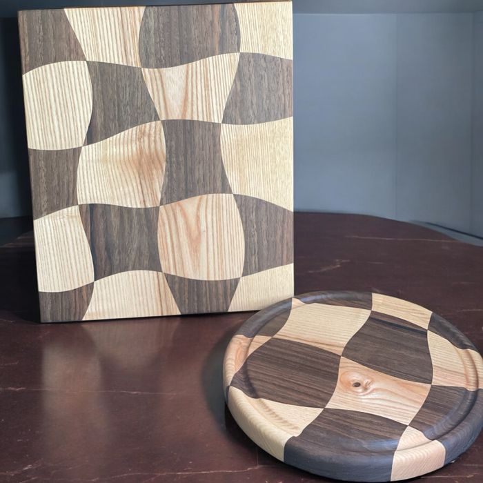 Дървени дъски за сервиране и рязане – инкрустация, смола, гравюра.