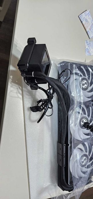 Cooler Lian Li Hydrosift