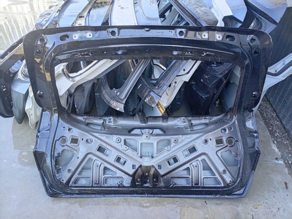 Задна багажна врата BMW IX1