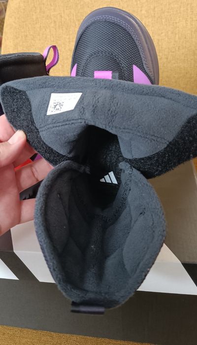 Нови ADIDAS зимни ботуши, 27 номер.