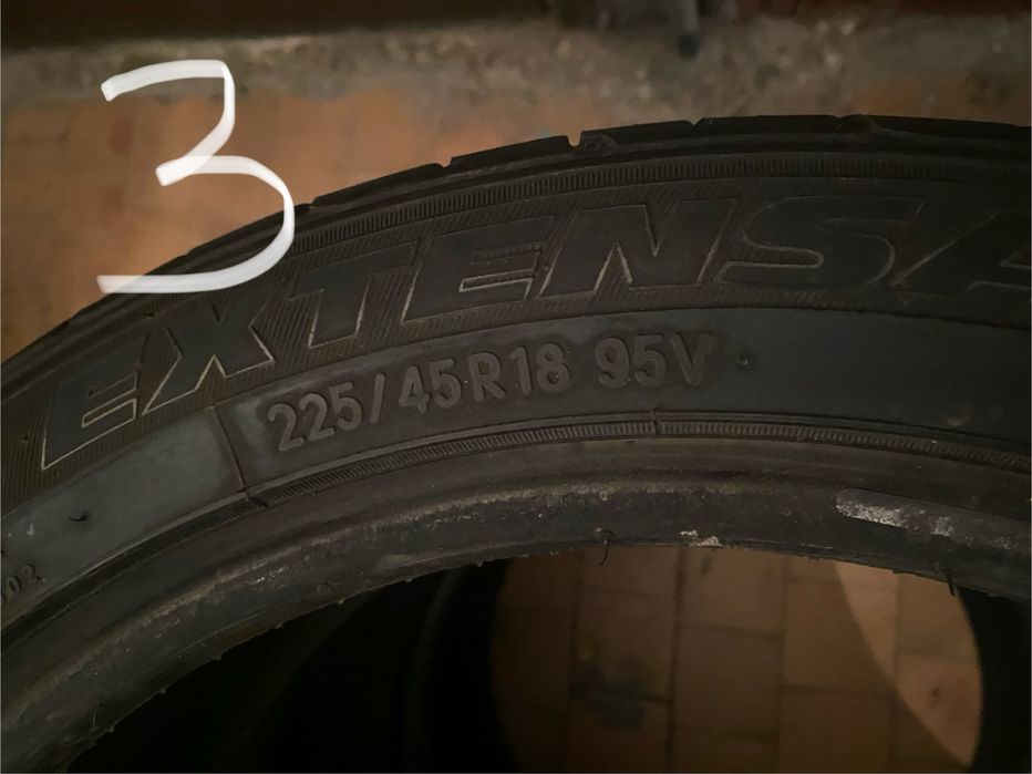 Продам Шины покрышки 235/45r18
