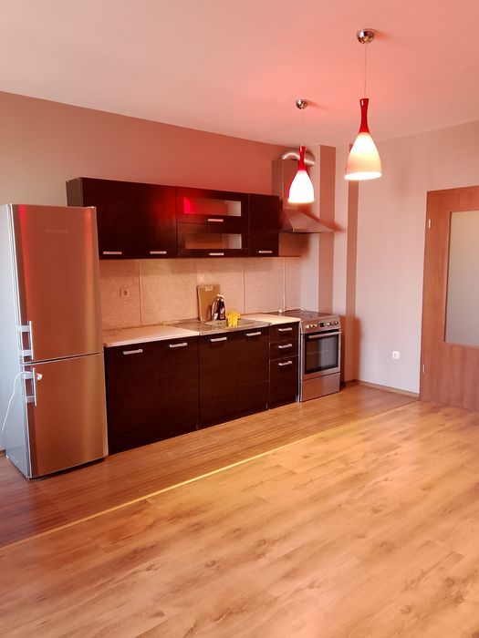 Дава се под наем Тристаен апартамент в Варна, Окръжна болница - 120 кв.м за 714 € - Снимка #4