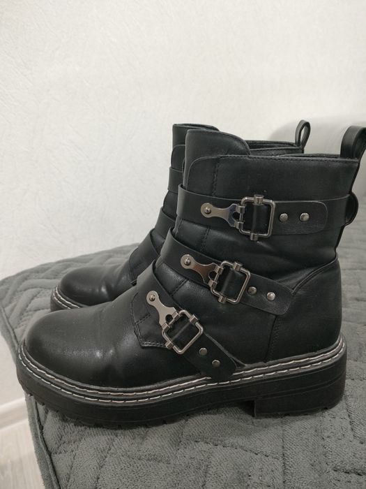 Продам ботинки женские зимние