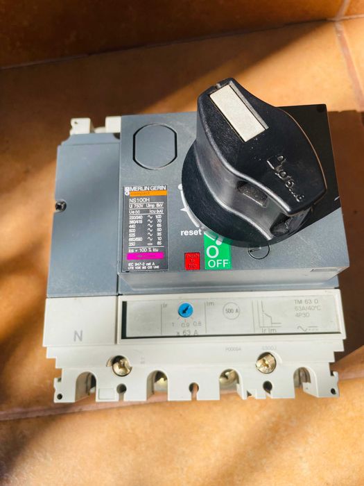 Intrerupator automat (disjunctor - usol) Compact NS160H - TM125D.