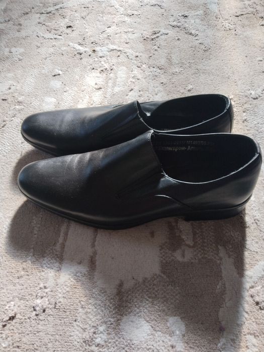 Продам мужские кожаные туфли