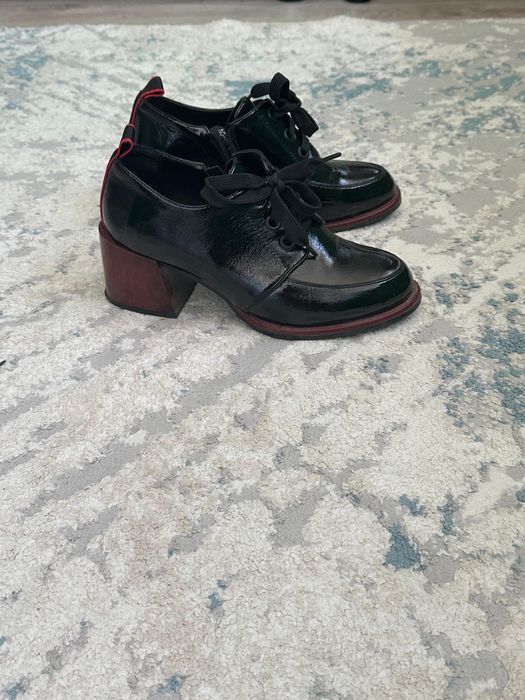 Продам осеннию обувь