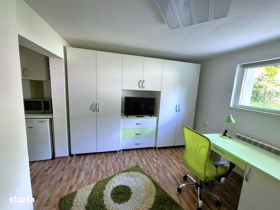 Garsonieră recent renovată, ultracentral (vis-a-vis UMF), de închiriat